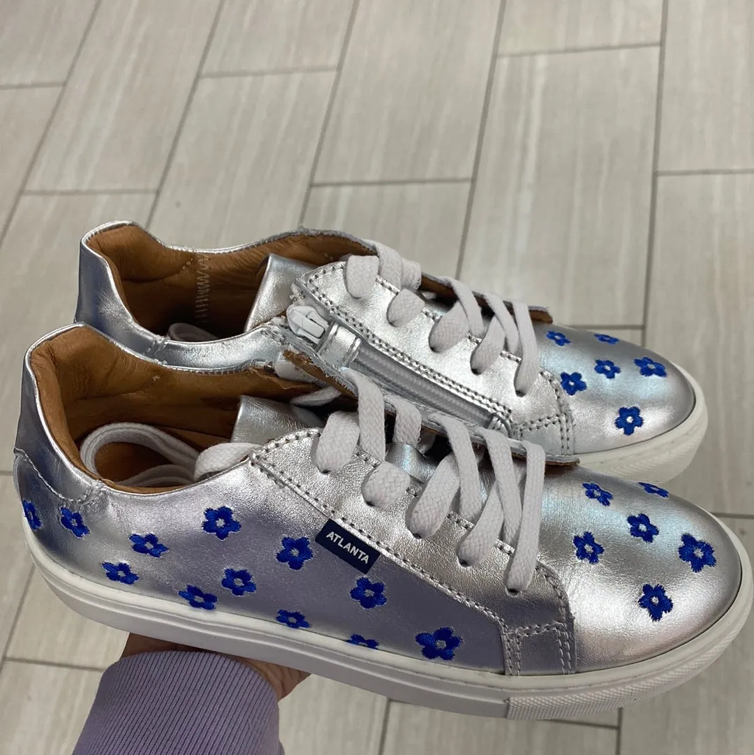 Atlanta Mocassin Silver and Blue Flower Sneaker