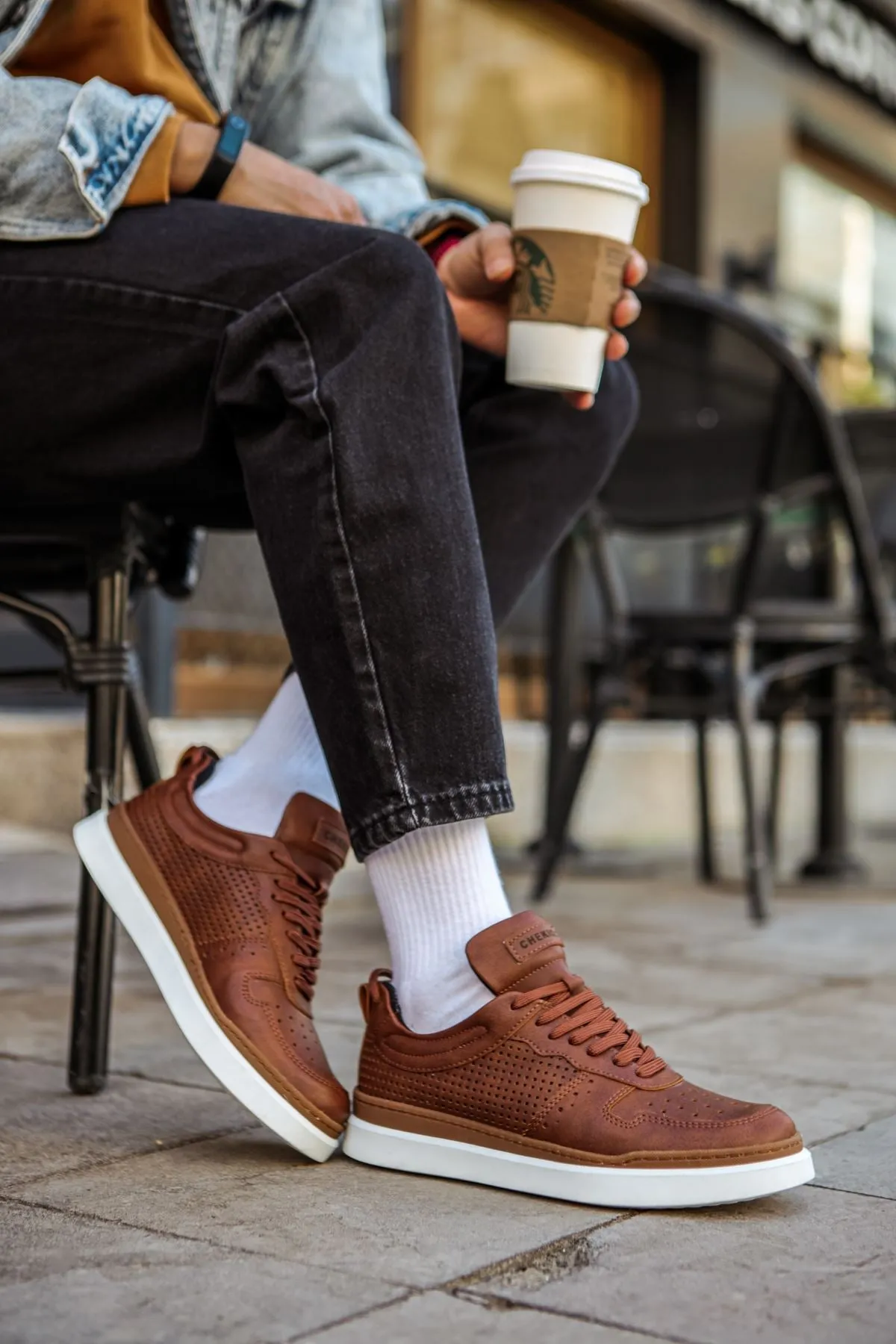 Brown Sneaker CH109